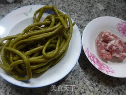 Make Porridge and sour beans step 0