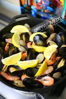 Make Fish ink, seafood step 16
