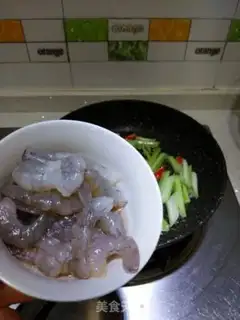 Make Silver ear shrimp celery step 3