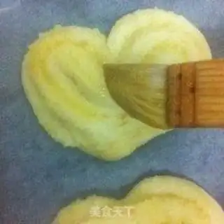 Make Heart-shaped coconut bread step 18
