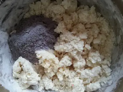 Make Black rice noodles step 4