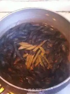Make Three shrimp noodles step 4