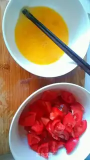 Make Tomato egg noodles step 0