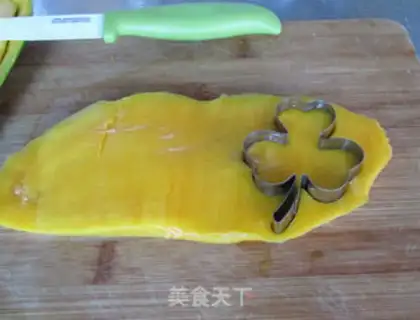 Make Mango cheese sandwich step 4