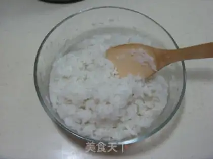 Make Red sausage sushi step 1