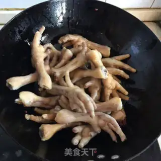 Make The hawk claw step 2