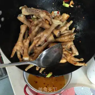 Make The hawk claw step 4