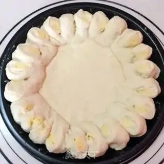 Make Chicken-cream shrimp pizza step 8