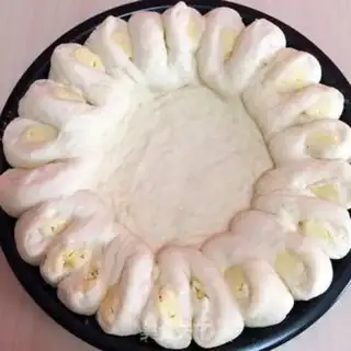 Make Chicken-cream shrimp pizza step 10