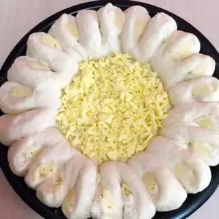 Make Chicken-cream shrimp pizza step 11