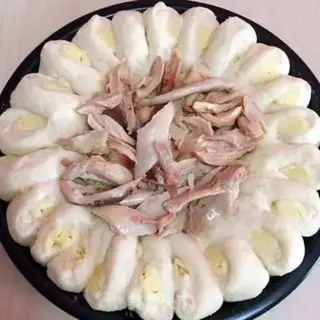 Make Chicken-cream shrimp pizza step 12