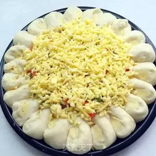 Make Chicken-cream shrimp pizza step 14