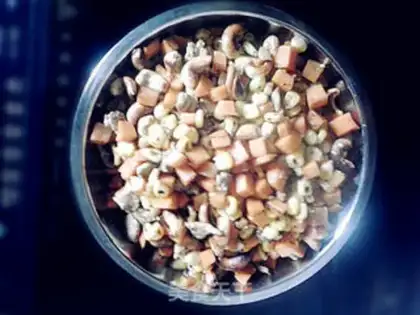 Make Gold corn, cashew nuts step 6