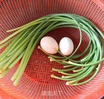 Make Garlic fried eggs step 0