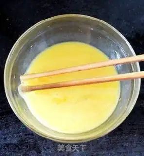 Make Garlic fried eggs step 2