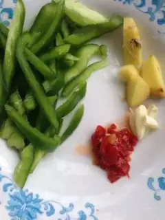 Make Onion fried pigs step 0