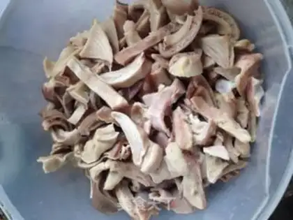 Make Onion fried pigs step 2