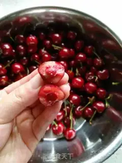 Make Cherry tofu pear juice step 1