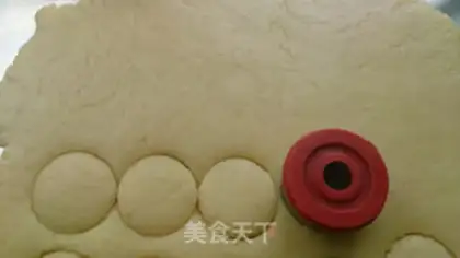 Make Milk piercing cookies step 5