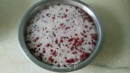 Make Red dates, red bean rice step 1