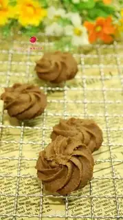 Make Light cream cocoa cookies step 12