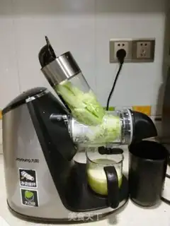 Make Apple cucumber juice step 5