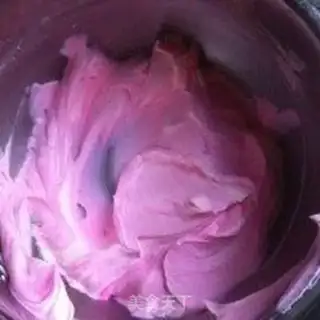 Make Berry mousse cake step 15