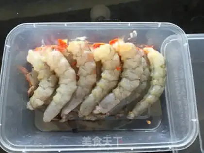 Make Fresh, soft, fried shrimp step 1