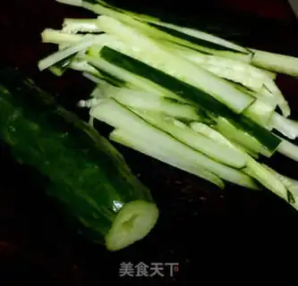 Make Seafood cucumber step 1