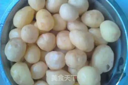 Make Five fragrance potato eggs step 0