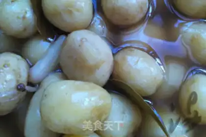 Make Five fragrance potato eggs step 2