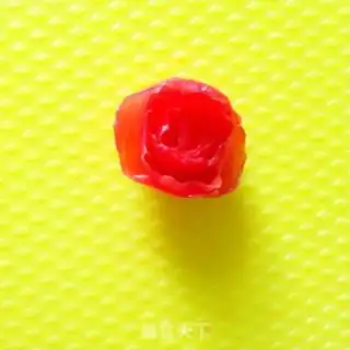 Make Tomato love and rose step 7