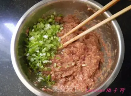 Make Frozen chicken gravy buns step 4