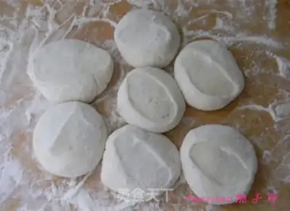 Make Frozen chicken gravy buns step 6