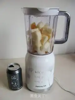 Make Champagne orange pear juice step 2