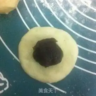 Make Panda bean bag step 10