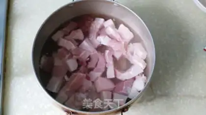 Make Five flowers for a sour chicken step 1