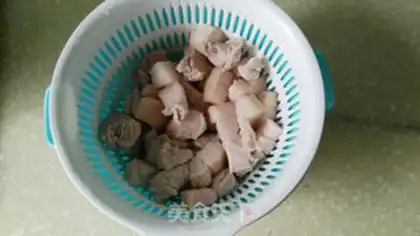 Make Five flowers for a sour chicken step 2