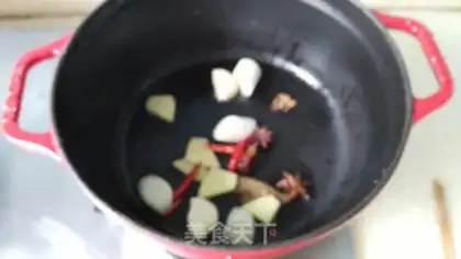 Make Five flowers for a sour chicken step 3