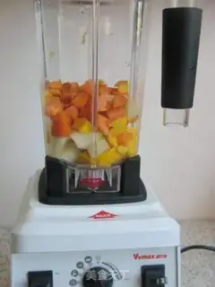 Make Mango goldmelon carrot juice step 2