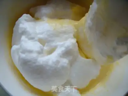 Make Strange fruit cream rolls step 6