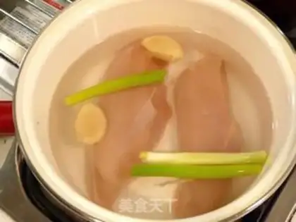 Make Soybean oil chicken silk salad step 0
