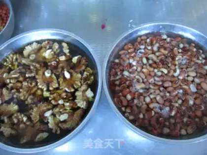 Make Yellow walnut dates step 0