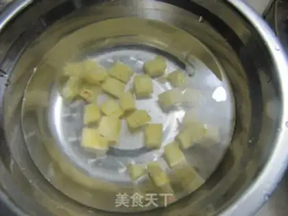 Make Pineapple rice step 2