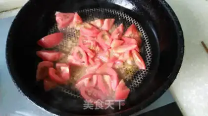 Make Tomato omelet soup step 1