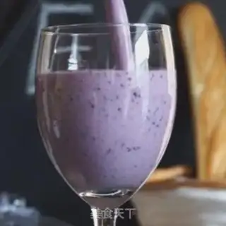 Make Blueberry smoothie step 6