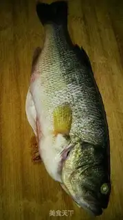 Make Peacock open-screen fish step 0