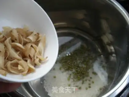 Make Lily green bean congee step 3