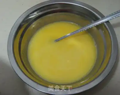 Make Roses with sponge cakes step 3