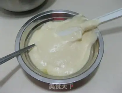 Make Roses with sponge cakes step 6